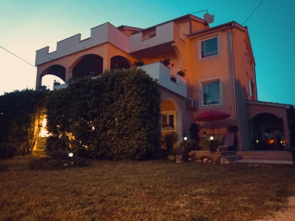 Apartmani Joja Biograd Na Moru Eksteriør bilde